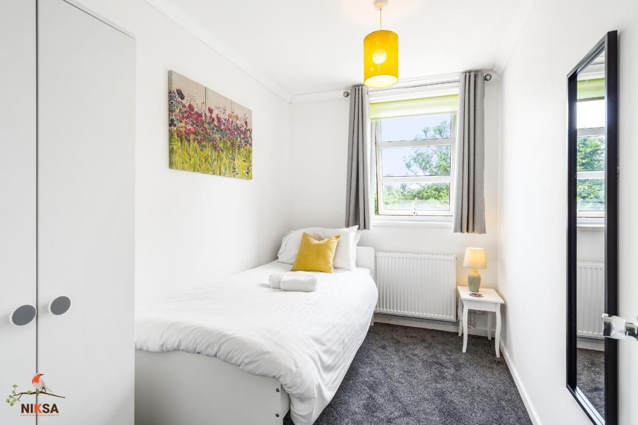 Niksa Serviced Accommodation - 3 Bedroom House Welwyn Garden City Zewnętrze zdjęcie
